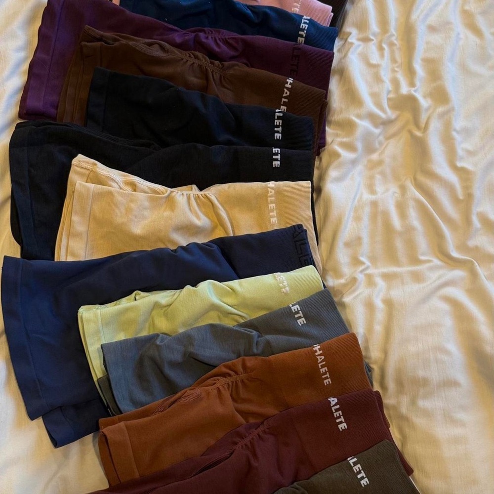 8 CLOTHING ITEMS MYSTERY BOX - Picture 3 of 10
